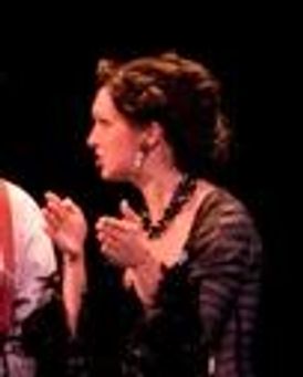 Lara Seibert Headshot