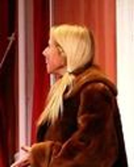 Beth Lillard Headshot