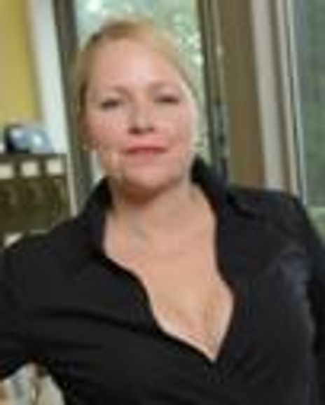 Shannon Maddox Headshot