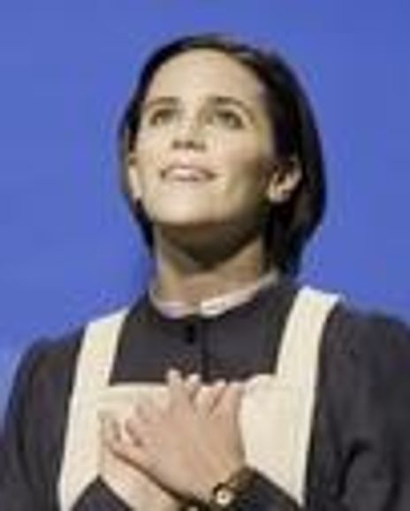 Elicia MacKenzie Headshot