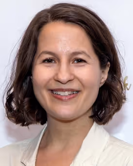 Shaina Taub Headshot