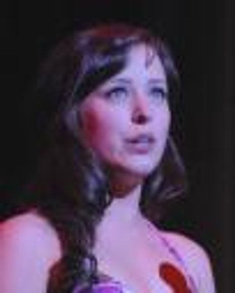 Dara Hartman Headshot