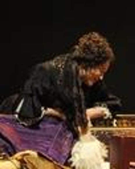 Laurie Paton Headshot