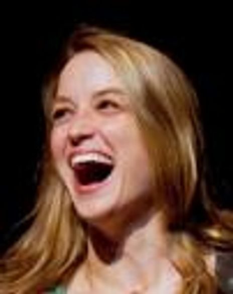 Lauren Hines Headshot