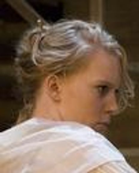 Lucy Campbell Headshot