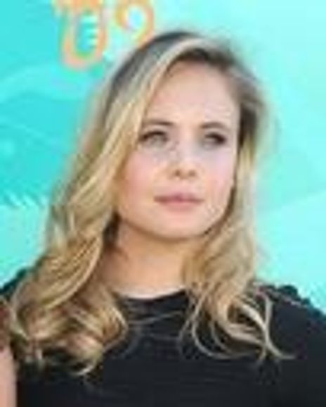 Leah Pipes Headshot