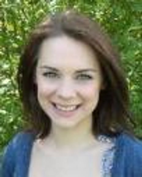 Gina Beck Headshot