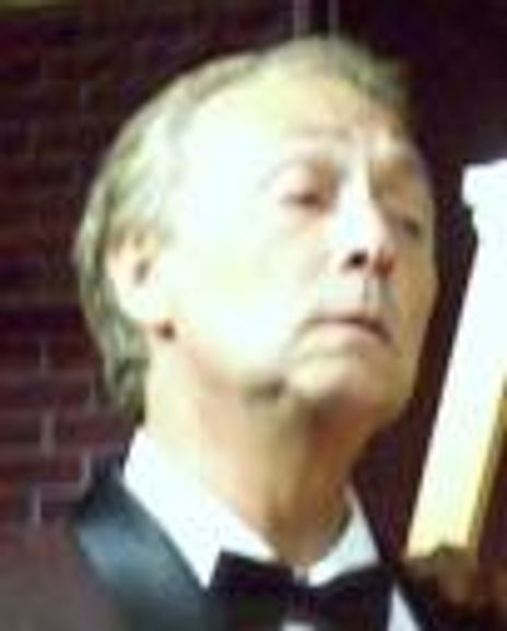 Charlie LeSueur Headshot