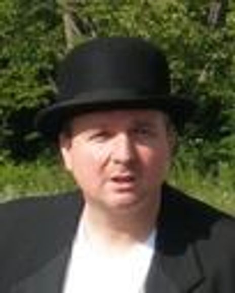 Steve Elliott Headshot