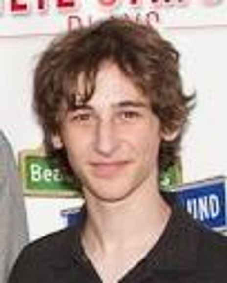 Noah Robins Headshot