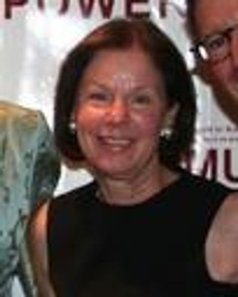 Sallie Stern Headshot