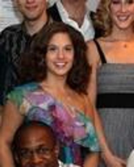 Cindy Toushan Headshot