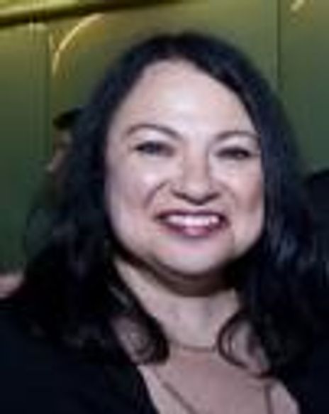 Julie Miller Headshot