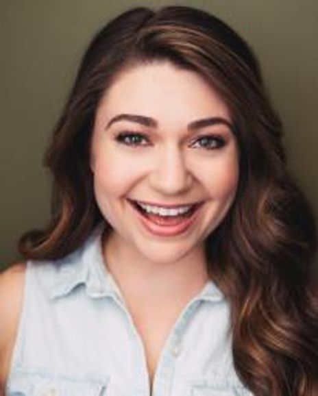 Dani Apple Headshot
