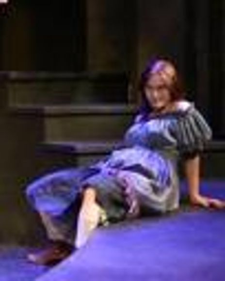 Melanie Moser Headshot