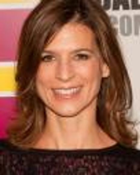 Perrey Reeves Headshot