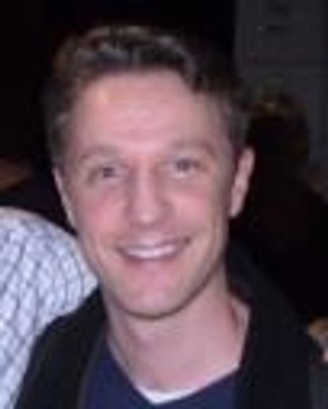 Daniel Harray Headshot