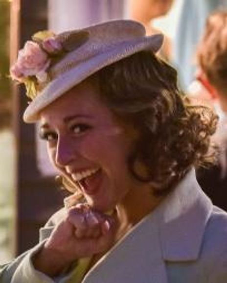 Bethany Ann Tesarck Headshot