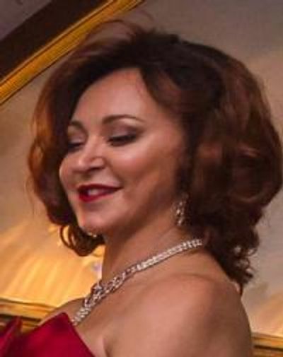 Rebecca Parker Headshot