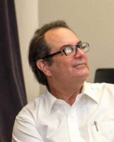 Thomas Cariello Headshot