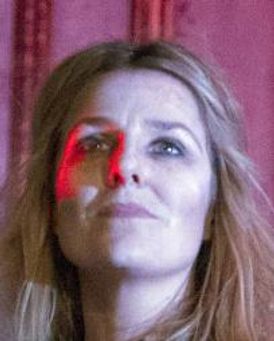 Suzanne Robertson Headshot