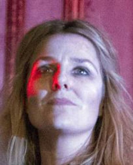 Suzanne Robertson Headshot