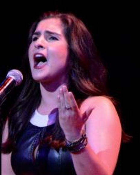 Shauna Topian Headshot