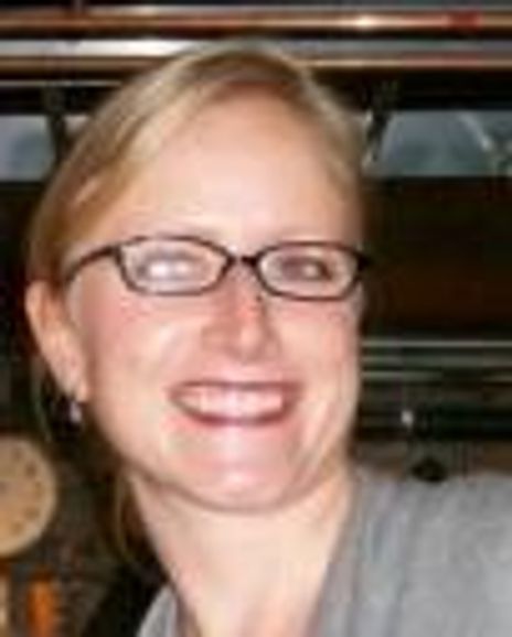 Robyn Henry Headshot