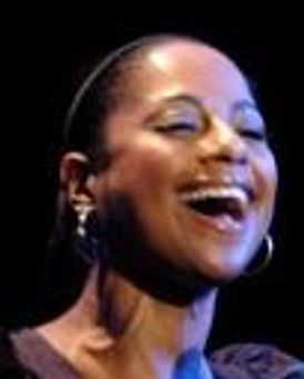 Nicole Lewis Headshot