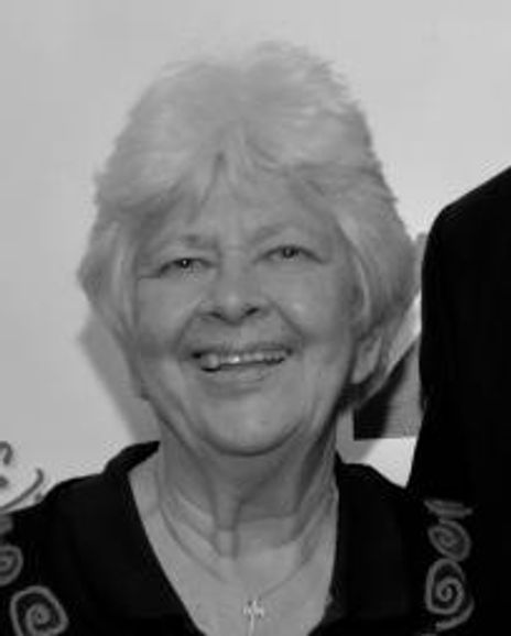 Molly Pickering Headshot