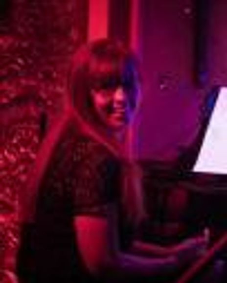 Meg Zervoulis Headshot