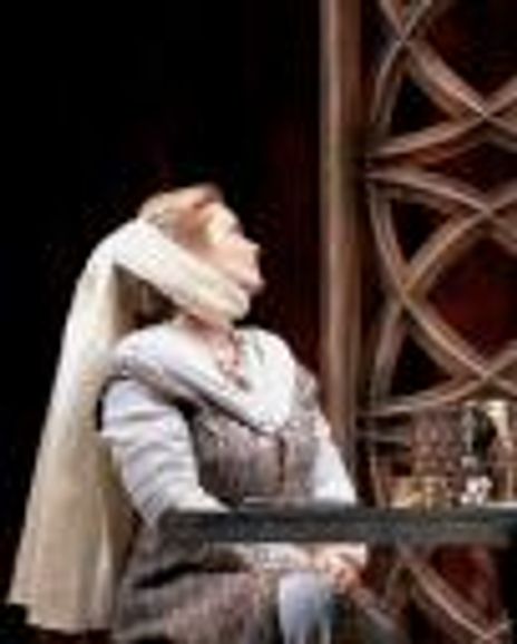 Lisa Harrow Headshot