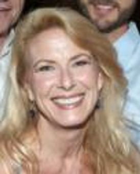 Leslie Hendrix Headshot