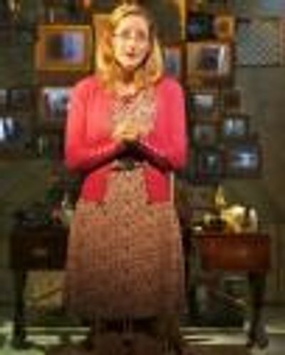 Lauren Ward Headshot