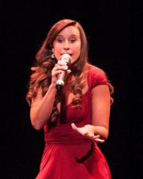 Lauren Jelencovich Headshot