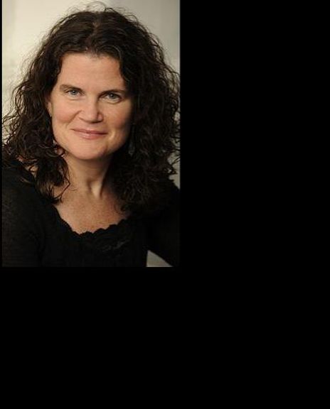 Elaine J. McCarthy Headshot