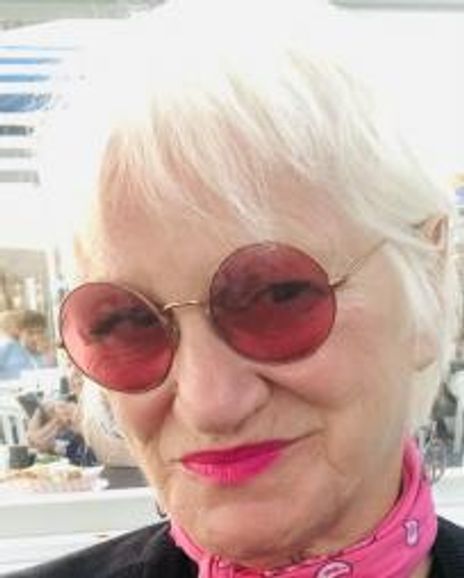 Sally Deering Headshot