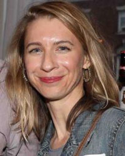 Julia Coffey Headshot