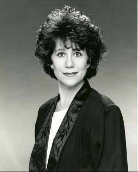 Louise Edeiken Headshot