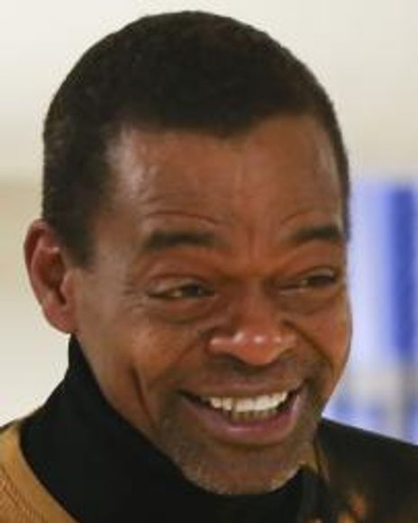 Jonathan Earl Peck Headshot