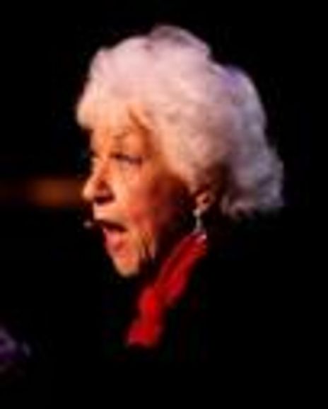 Charlotte Ray Headshot