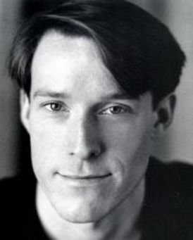 Erik Knutsen Headshot