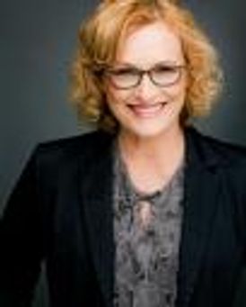 Elizabeth Dennehy Headshot