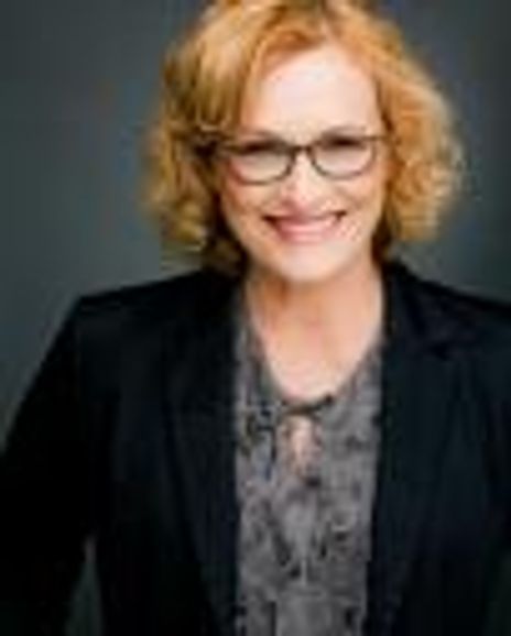 Elizabeth Dennehy Headshot