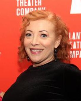 Elizabeth Canavan Headshot