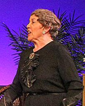 Elizabeth Bove Headshot