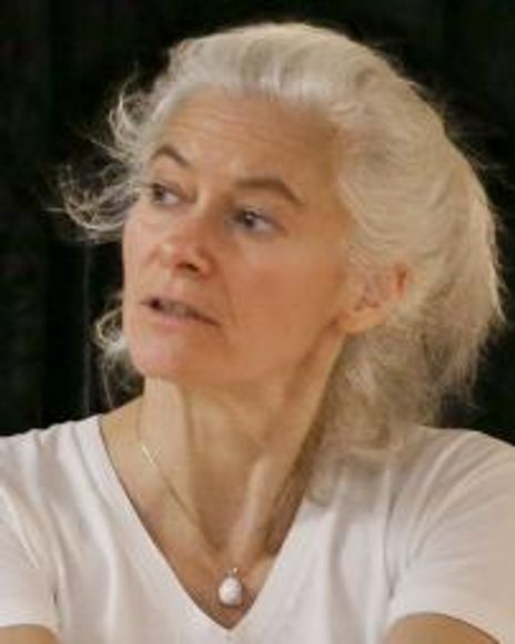 Elise Thoron Headshot