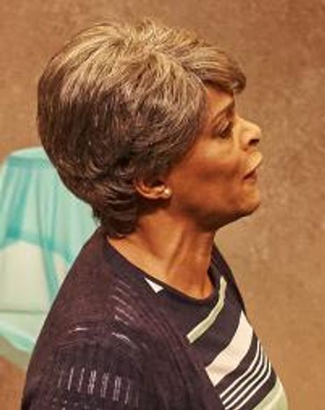 Donna Biscoe Headshot