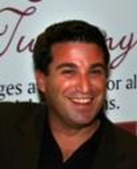 Carlos Lopez Headshot