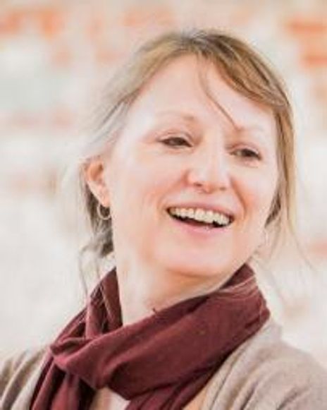 Carol Starks Headshot